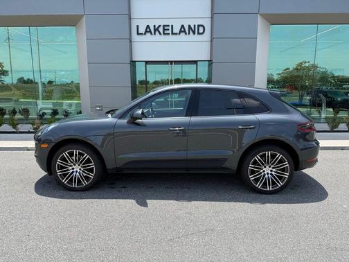 Volcano Grey Metallic 2018 Porsche Macan Macan