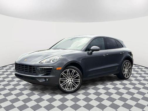 Volcano Grey Metallic 2018 Porsche Macan Macan