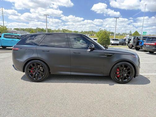 Santorini Black Metallic 2026 Land Rover Range Rover Sport SE