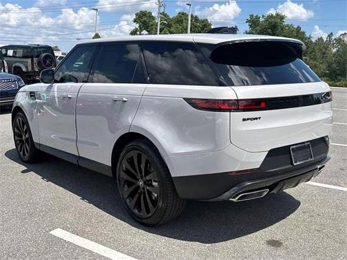 2025 Land Rover Range Rover Sport SE