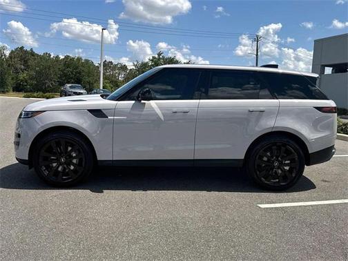 2025 Land Rover Range Rover Sport SE