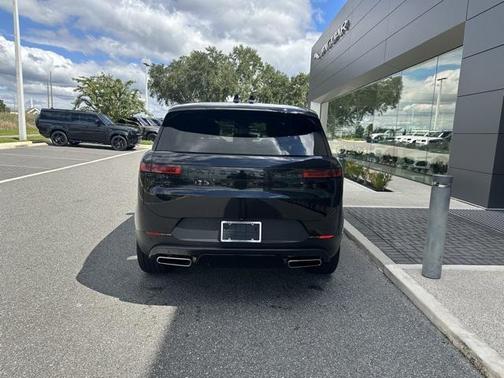 2024 Land Rover Range Rover Sport SE