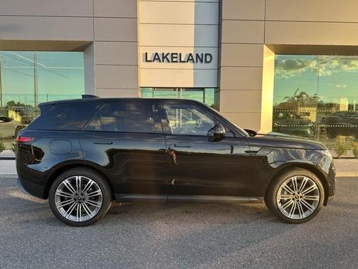 2024 Land Rover Range Rover Sport SE