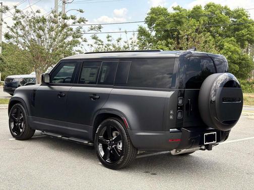 Santorini Black Metallic 2026 Land Rover Defender P300 S