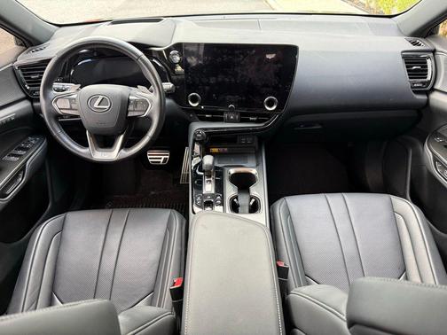 Obsidian 2024 Lexus NX 450h+ F SPORT Handling