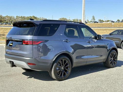 2026 Land Rover Discovery S