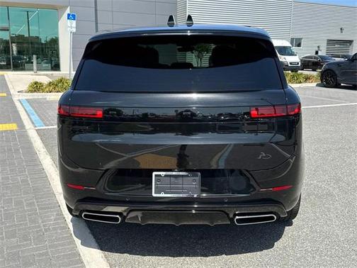 2024 Land Rover Range Rover Sport SE