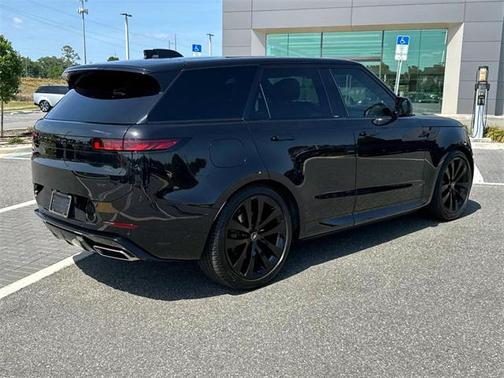 2024 Land Rover Range Rover Sport SE