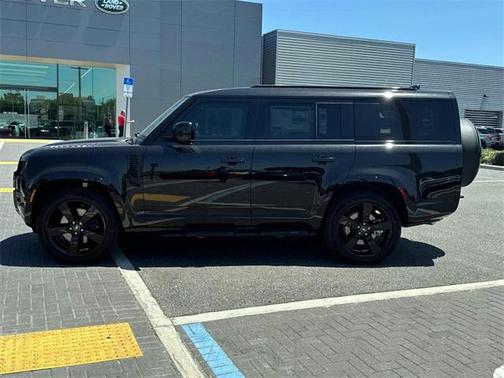2025 Land Rover Defender 130 P400 X-Dynamic SE