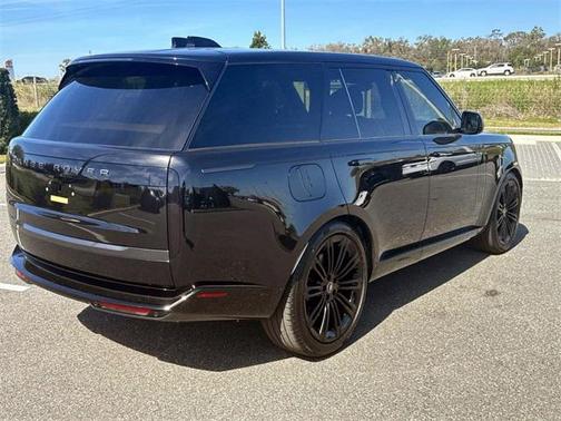 2025 Land Rover Range Rover P530 SE