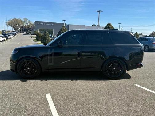 2025 Land Rover Range Rover P530 SE