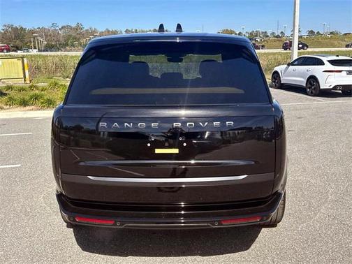 2025 Land Rover Range Rover P530 SE