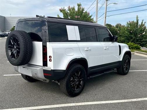 2025 Land Rover Defender 110 P300