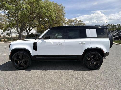 2026 Land Rover Defender 110 V8