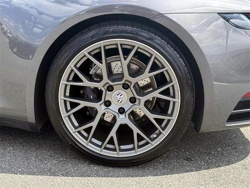 2023 Porsche 911 Carrera