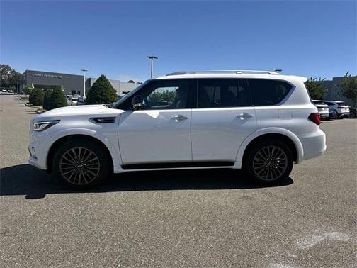 2024 INFINITI QX80 SENSORY AWD