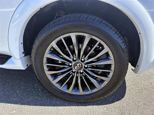 2024 INFINITI QX80 SENSORY AWD