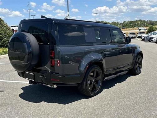 2025 Land Rover Defender 130 P400 X-Dynamic SE