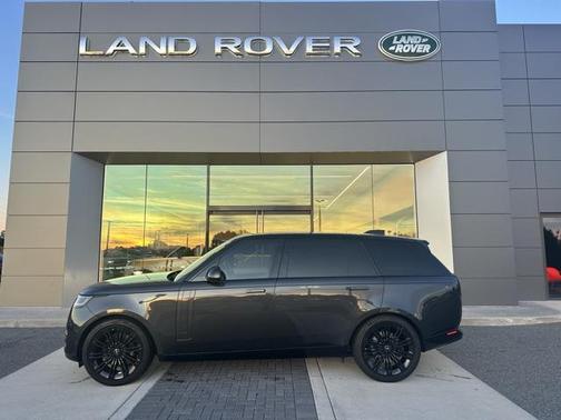 2023 Land Rover Range Rover P530 SE