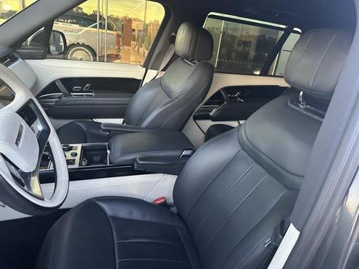 2023 Land Rover Range Rover P530 SE