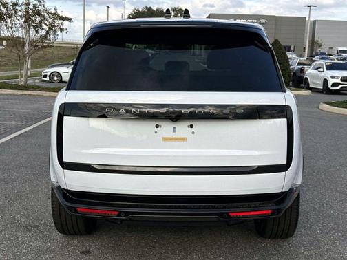 Fuji White 2026 Land Rover Range Rover P530 SE