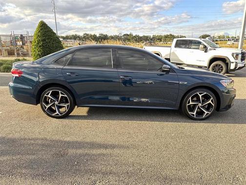 2020 Volkswagen Passat 2.0T R-Line