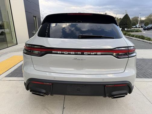 2023 Porsche Macan Base