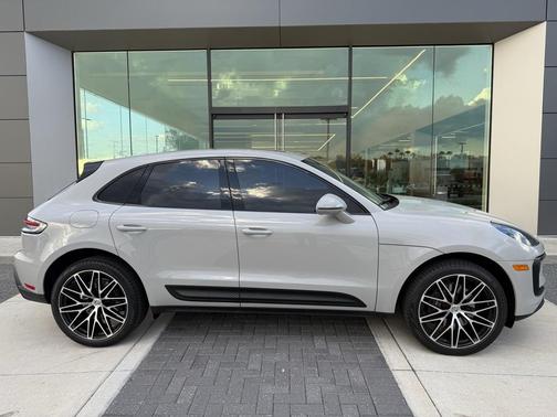 2023 Porsche Macan Base