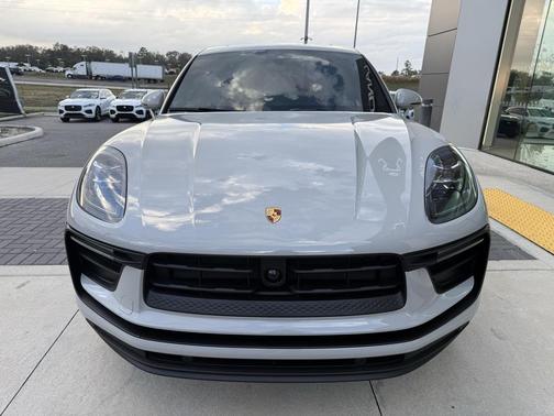 2023 Porsche Macan Base