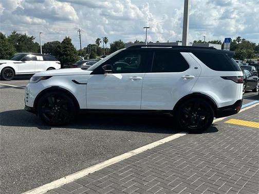 2024 Land Rover Discovery P360 Dynamic SE