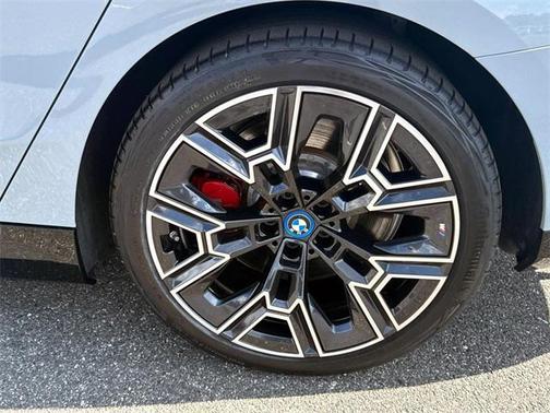2024 BMW i5 M60