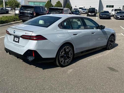 2024 BMW i5 M60