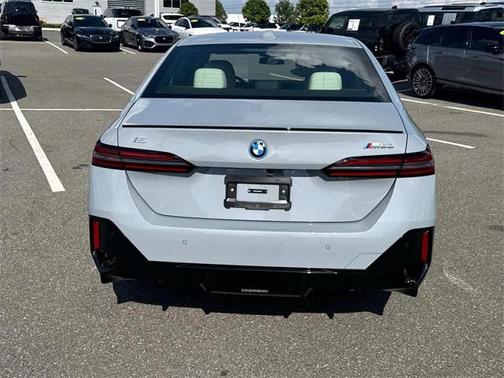 2024 BMW i5 M60