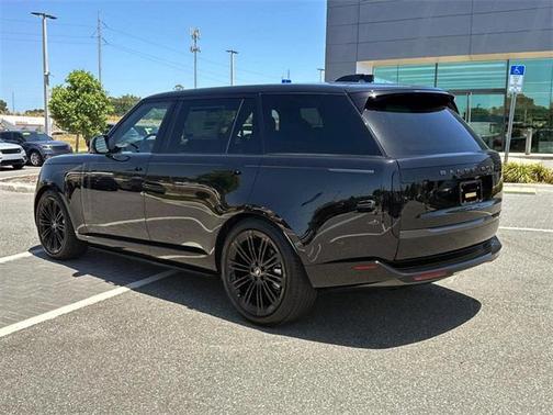 2025 Land Rover Range Rover P400 SE 7 Seat
