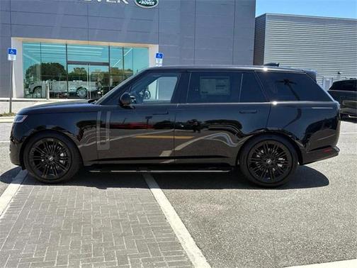 2025 Land Rover Range Rover P400 SE 7 Seat