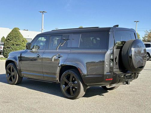 2026 Land Rover Defender P400 X-Dynamic SE