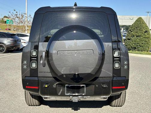 2026 Land Rover Defender P400 X-Dynamic SE