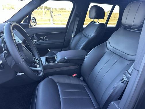 2025 Land Rover Range Rover P530 SE