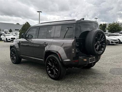 2025 Land Rover Defender 110 V8