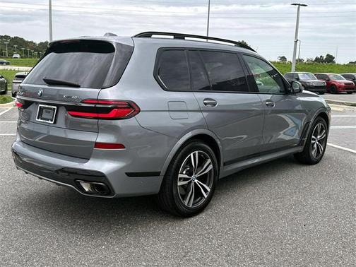 2025 BMW X7 xDrive40i