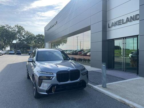 2025 BMW X7 xDrive40i