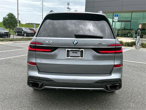2025 BMW X7 xDrive40i