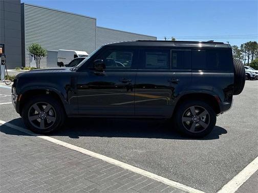 2025 Land Rover Defender 110 P300