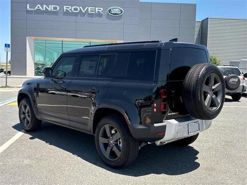 2025 Land Rover Defender 110 P300