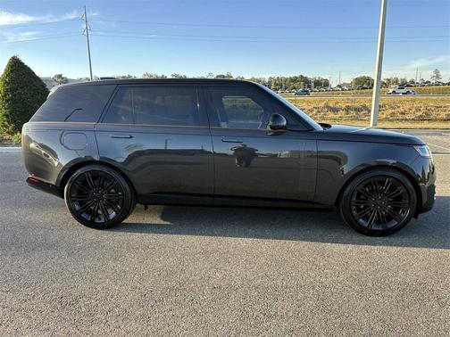 2026 Land Rover Range Rover P530 SE 7 Seat