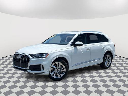 Carrara White 2023 Audi Q7 45 Premium