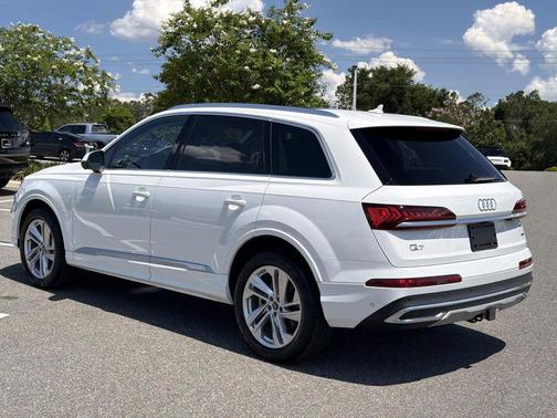 Carrara White 2023 Audi Q7 45 Premium