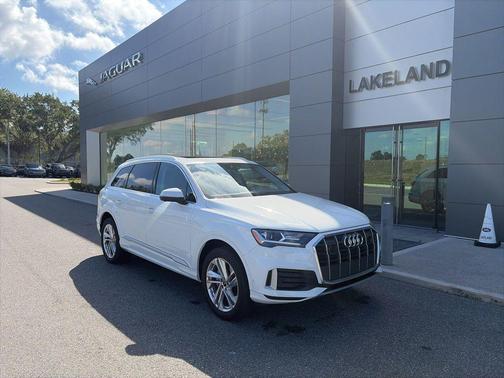 Carrara White 2023 Audi Q7 45 Premium