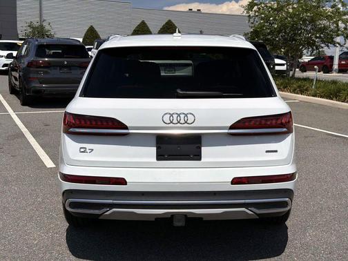 Carrara White 2023 Audi Q7 45 Premium