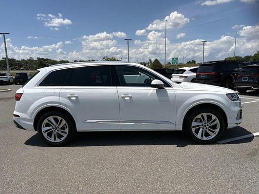 Carrara White 2023 Audi Q7 45 Premium